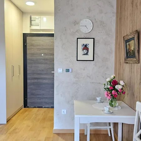 Apartment Magnolija Stan Na Dan